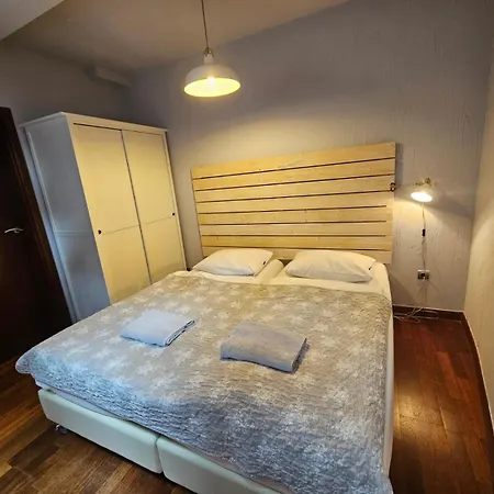 Krakowska 1 *